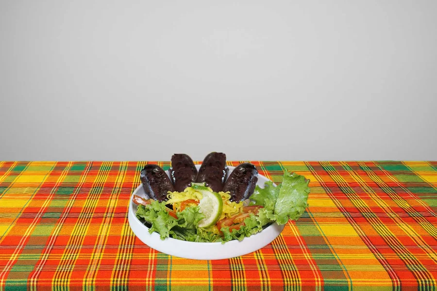 Petits boudins antillais maison : 3 petits boudins antillais épicés, noirs ou blancs.